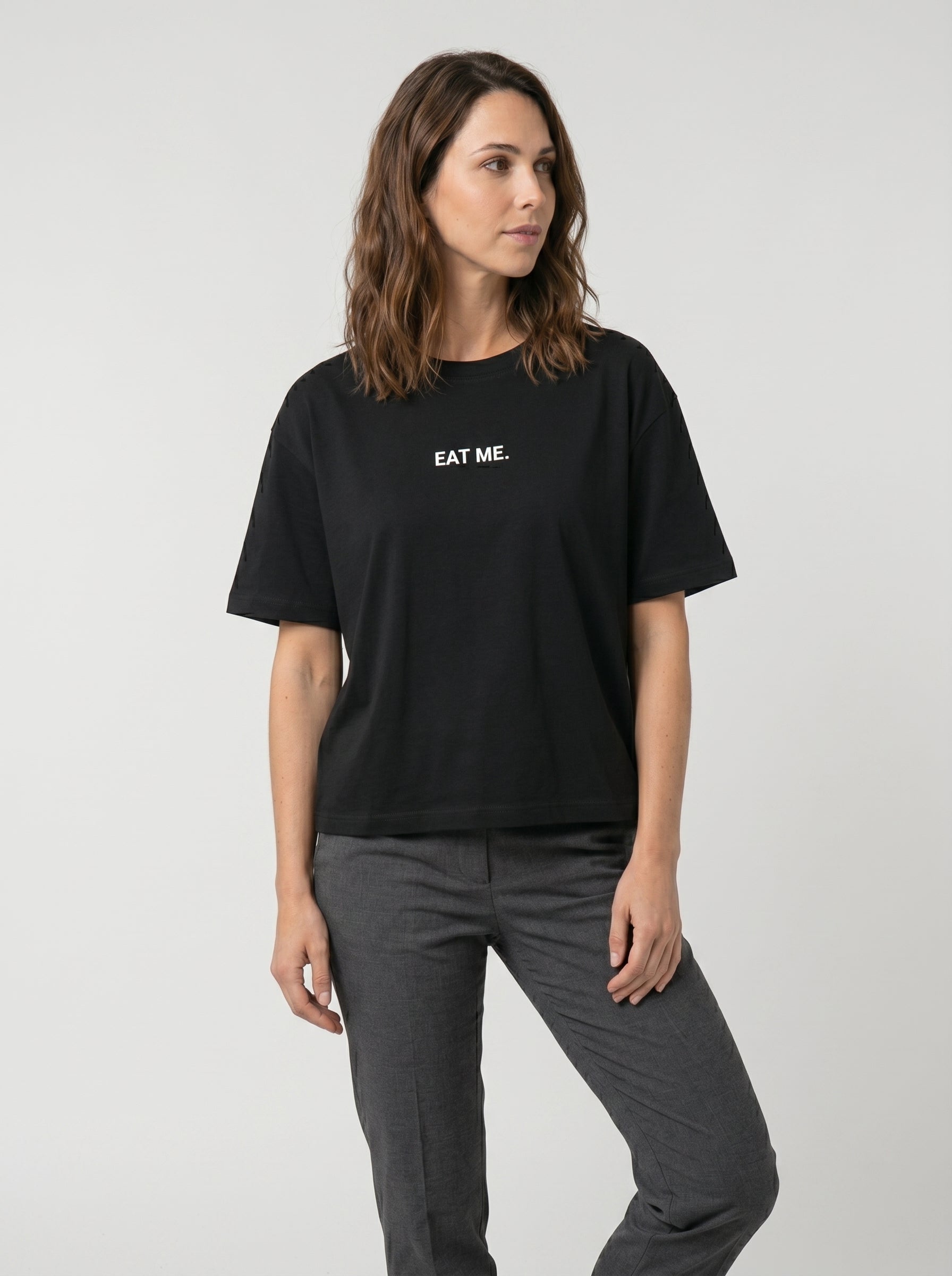 Eat Me Oversized Shirt Schwarz Vorderseite – The Ritual.