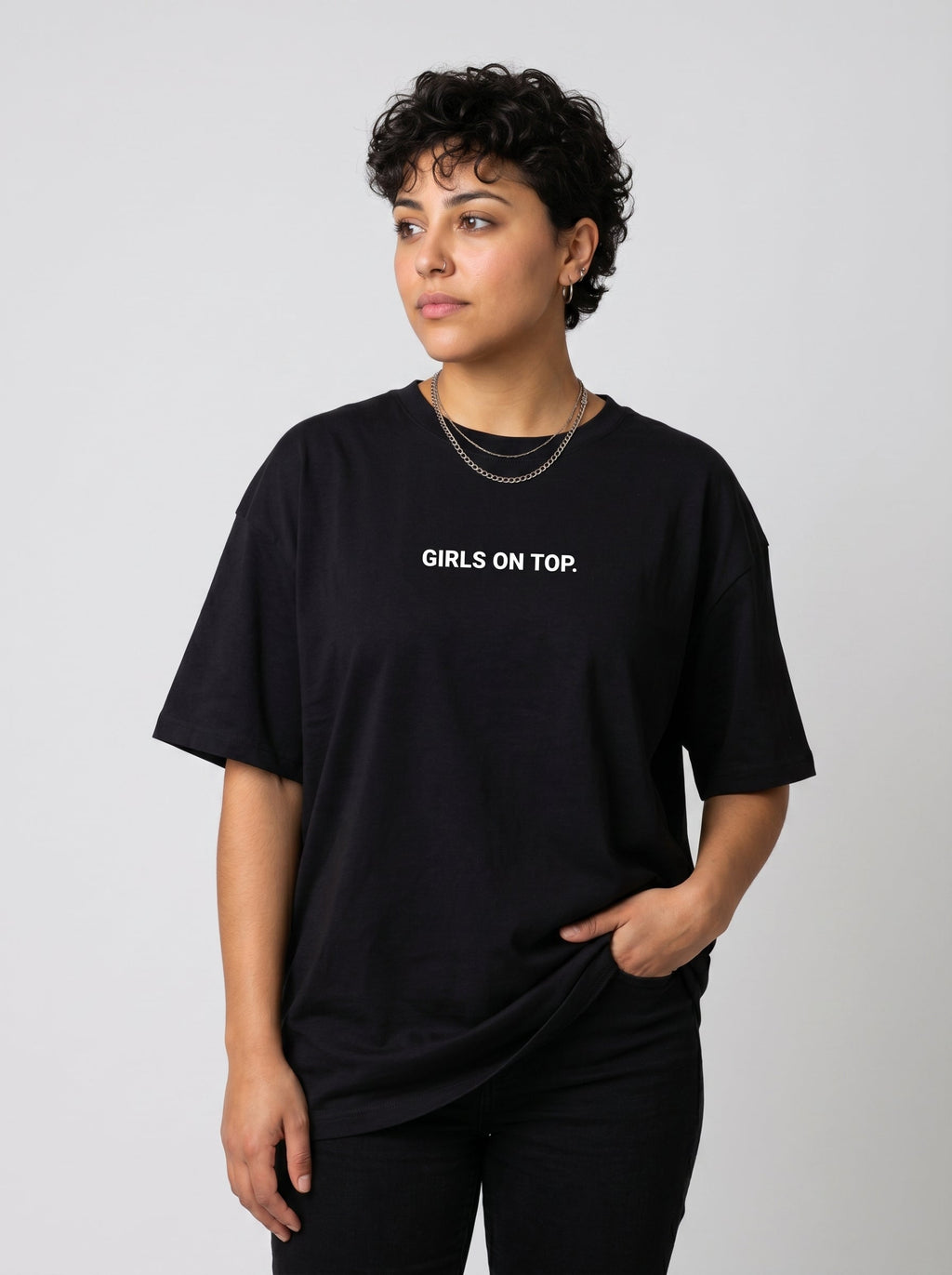Girls On Top Oversized Shirt Schwarz Vorderseite – The Ritual.